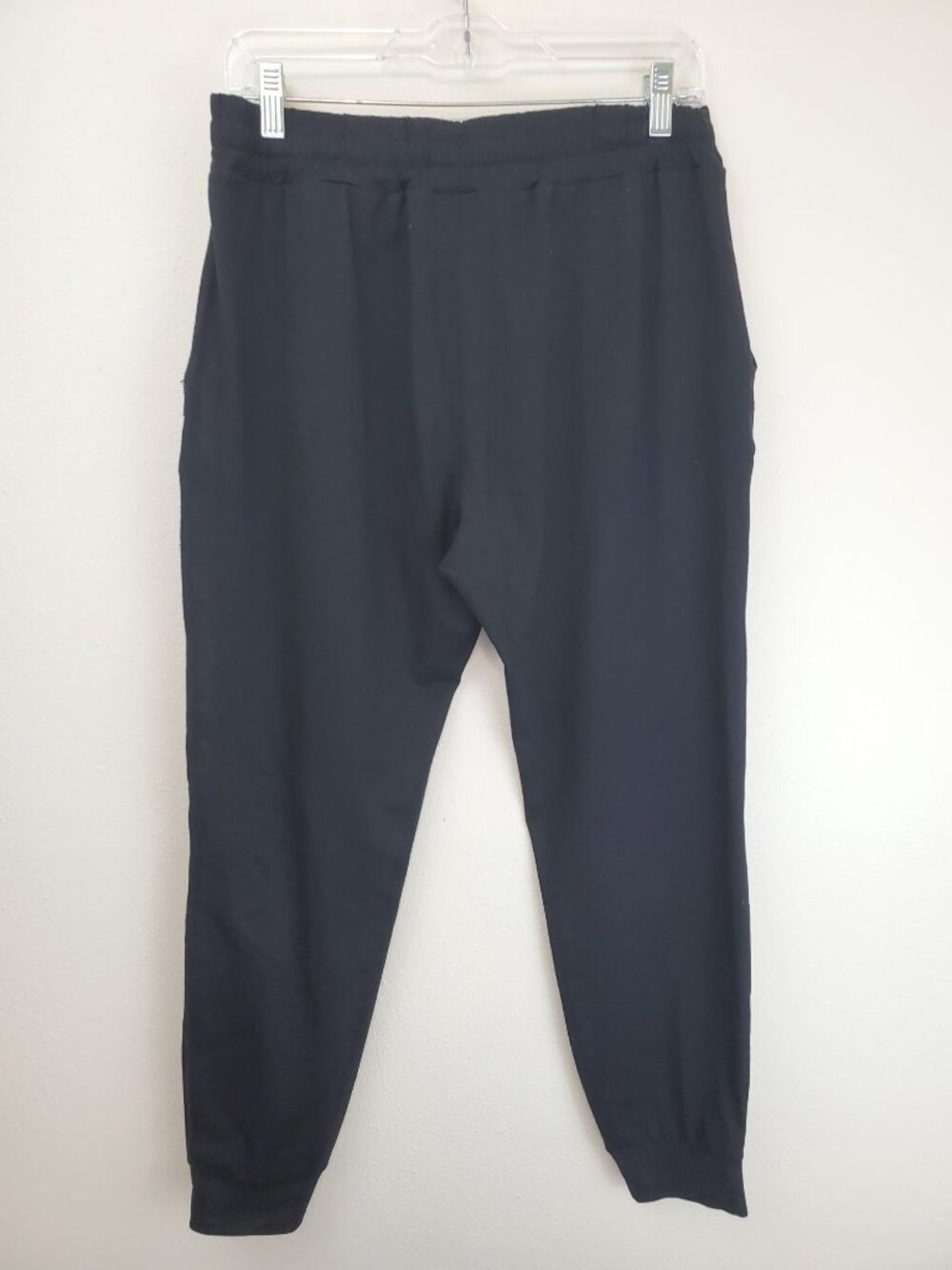 Vuori Performance Jogger in black, pull on with drawstring - Picture 11 of 12